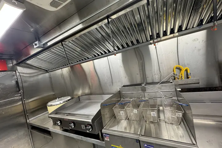Food truck equipement installation